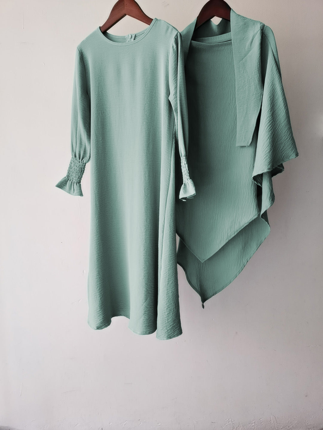 Round Neck Wavy Ruffled Solid Color Dress