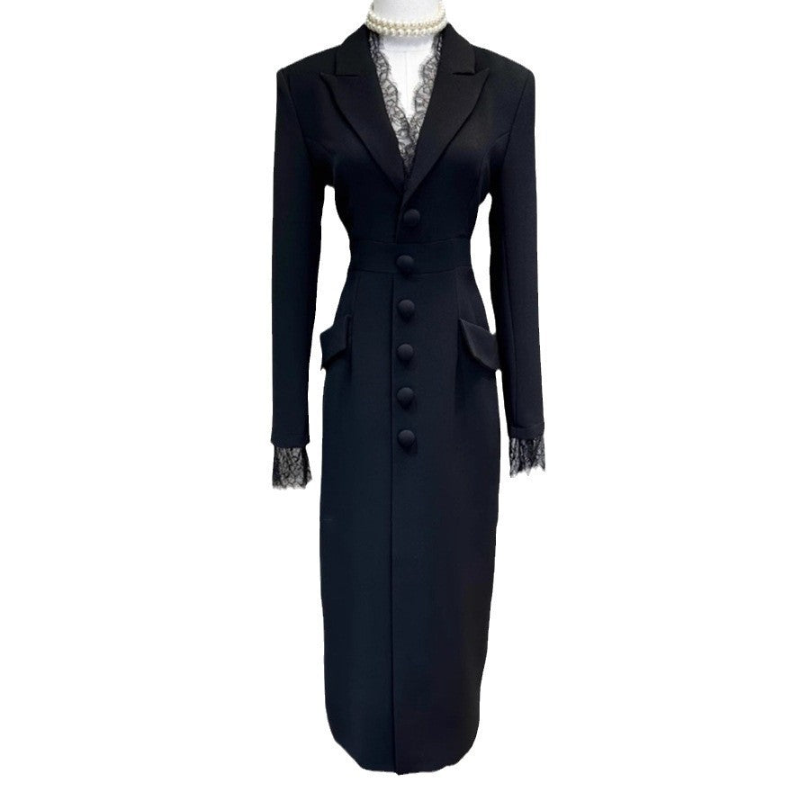 Isatou – Robe Tailleur Britanique en Dentelle Noire ✨🖤