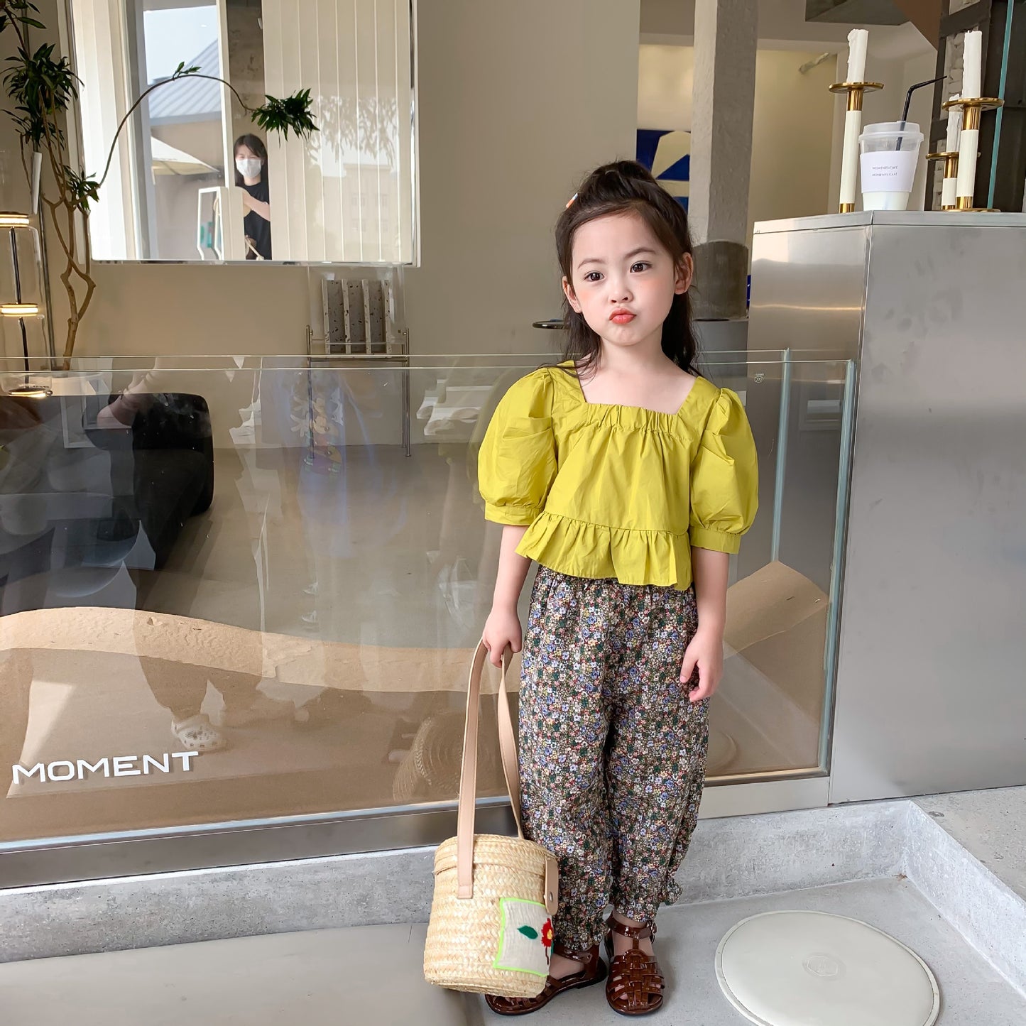 Girls' Short Puff Sleeve Top With Floral Trousers