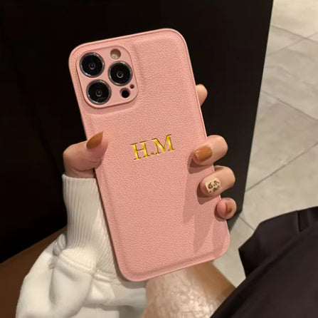Niani – Coque Luxe Personnalisée en Similicuir avec Nom Doré ✨ (iPhone )