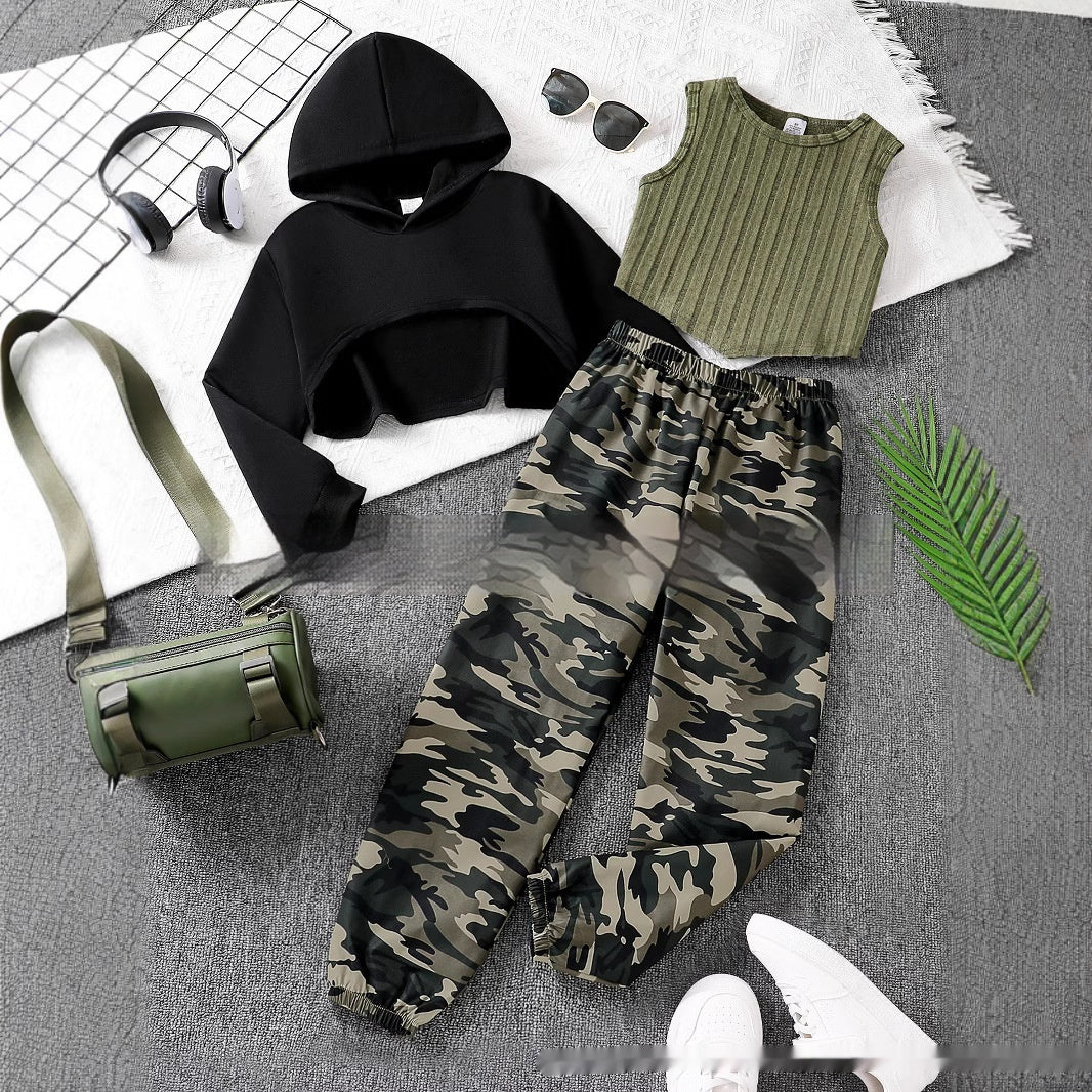 🧥 Crop Hoodie, Débardeur & Pantalon Camouflage (3 Pièces)