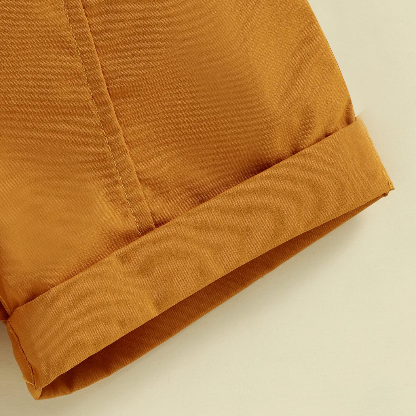 ✨ Ensemble Estival Sans Manches – Haut à Rayures & Short Volanté
