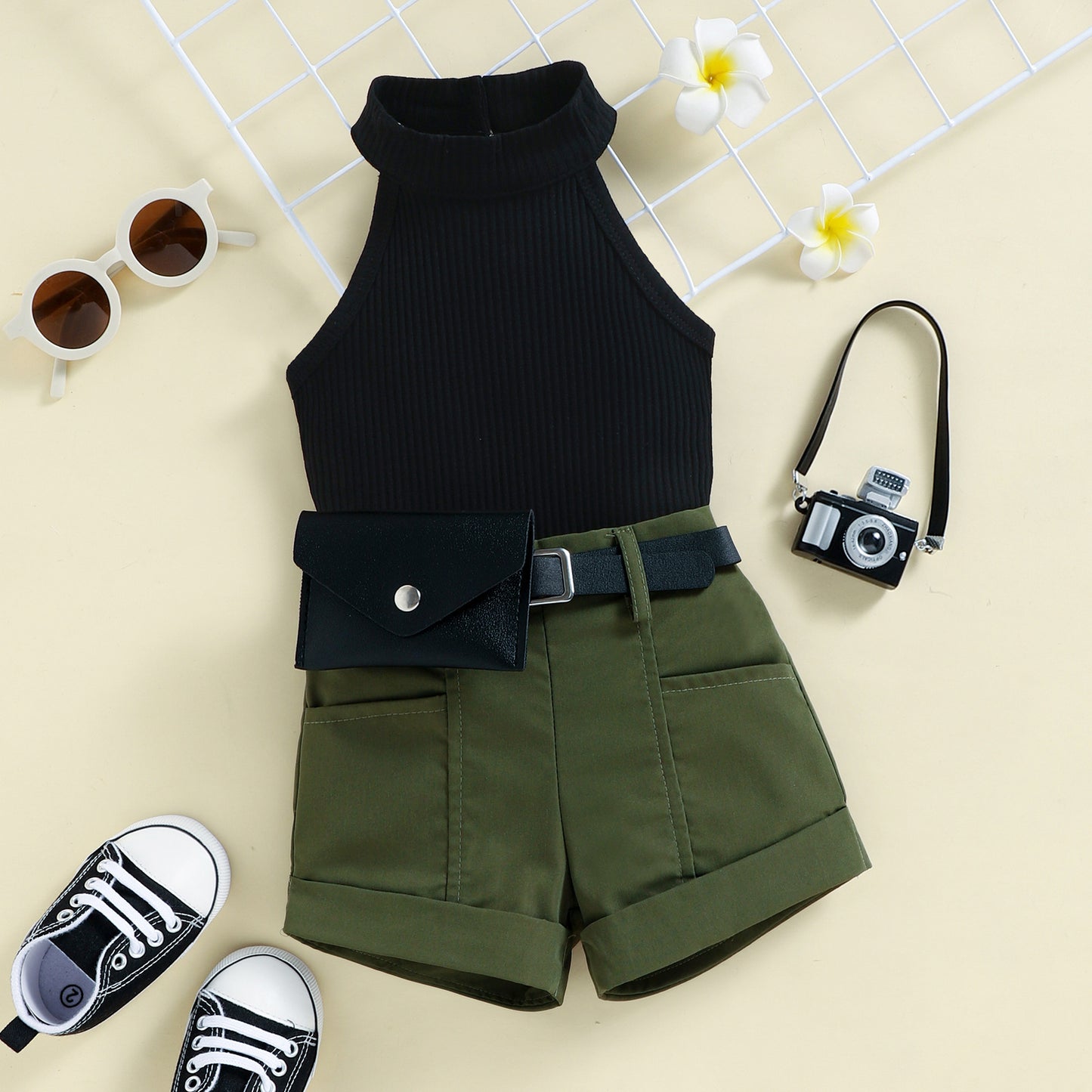✨ Ensemble Estival Sans Manches – Haut à Rayures & Short Volanté