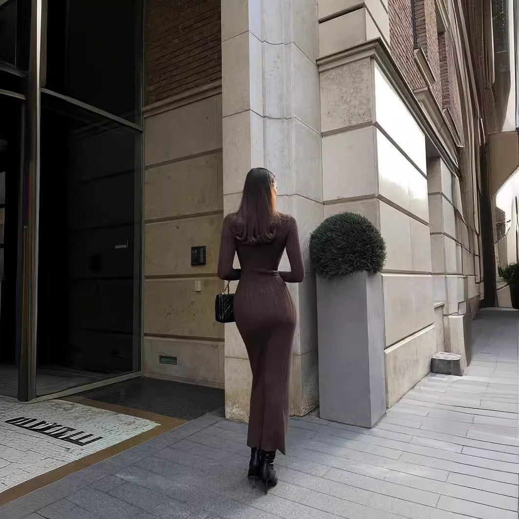 Sénaya – Robe Pull Col Roulé Rayée Tricotée Élégante