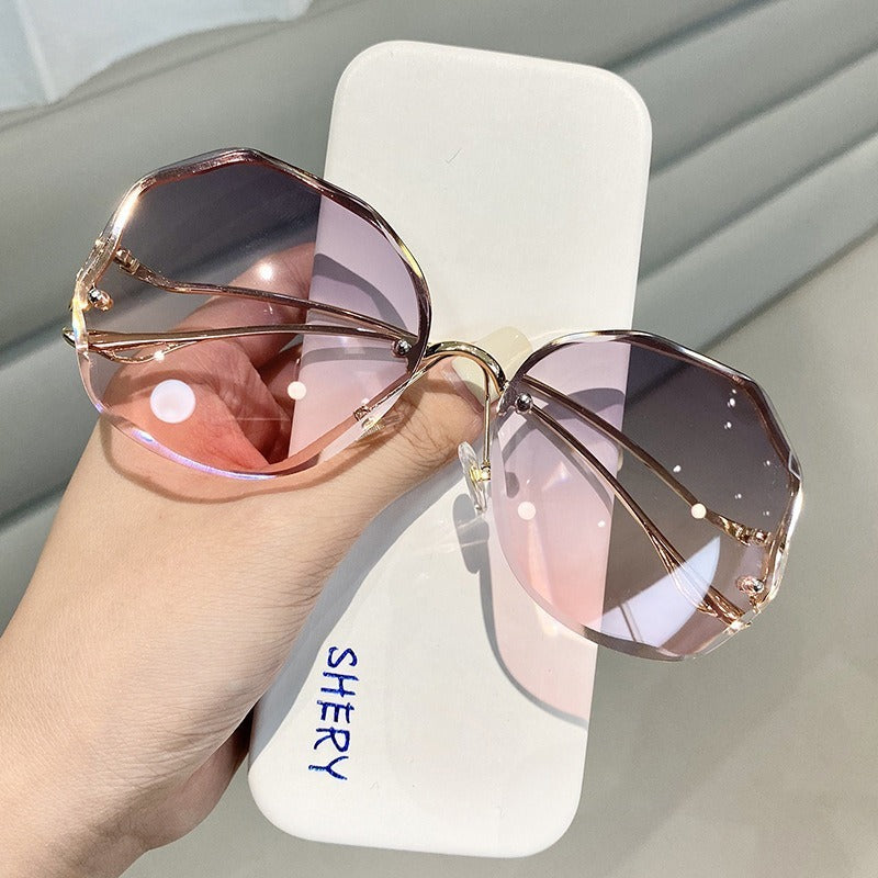 🕶️ NIARA – Lunettes Solaires Futuristes 🌈✨