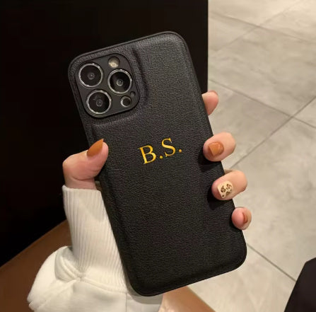 Niani – Coque Luxe Personnalisée en Similicuir avec Nom Doré ✨ (iPhone )