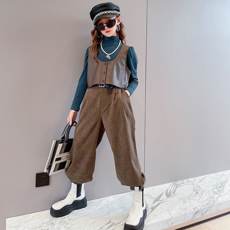 Iconique Gilet Cuir & Pantalon Harem