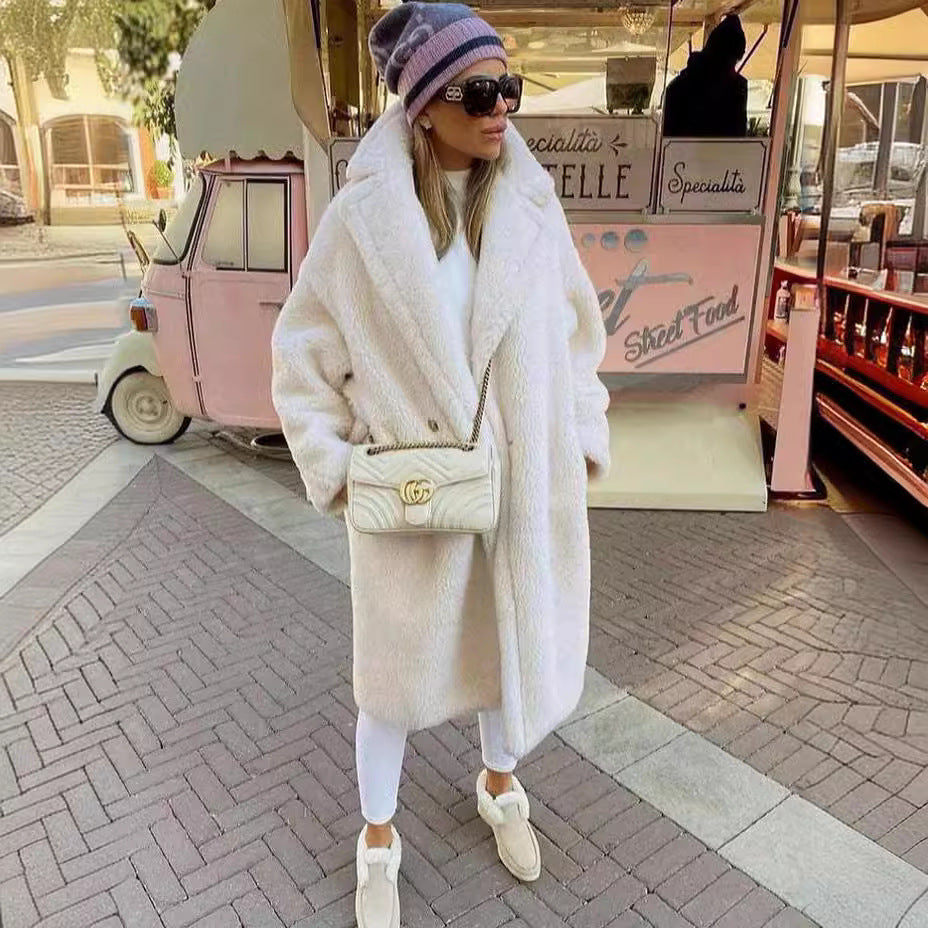 Kadiatou – Manteau en laine d’agneau à poches ❄️🧥