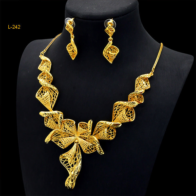 Ensemble Collier & Boucles d’Oreilles – Plaqué Or 24K