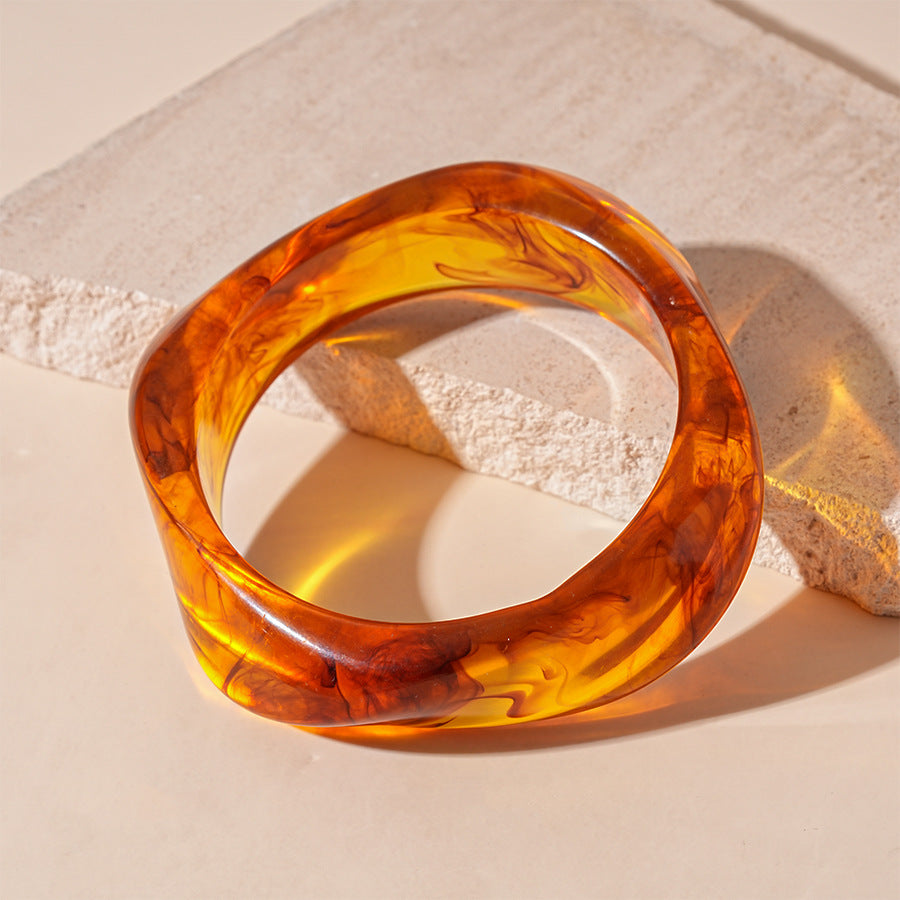 Amber Bracelet Résine Large Bord Irrégulier Tan