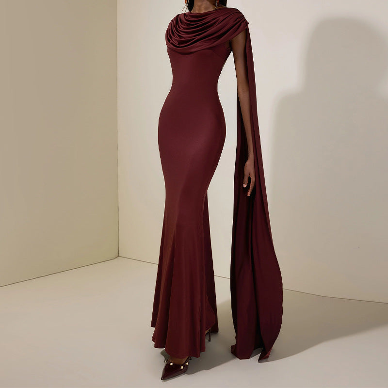 Robe Longue Sans Manches Plissée Rouge Foncé