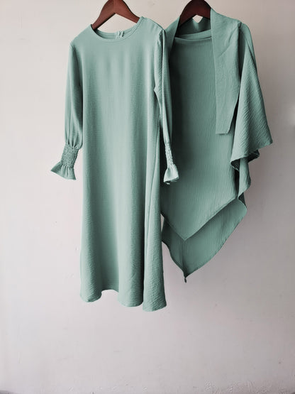 Round Neck Wavy Ruffled Solid Color Dress
