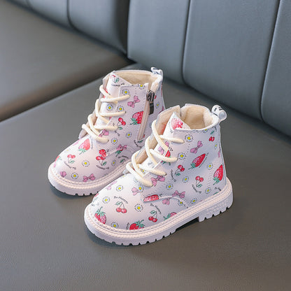 Bottines Martin Fille – Imprimé Fraise & Doublure Chaude | Étanches & Stylées