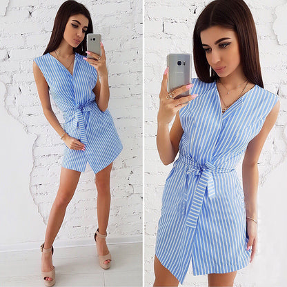 StripeTie  Robe Courte à Rayures & Ceinture