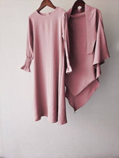 Round Neck Wavy Ruffled Solid Color Dress