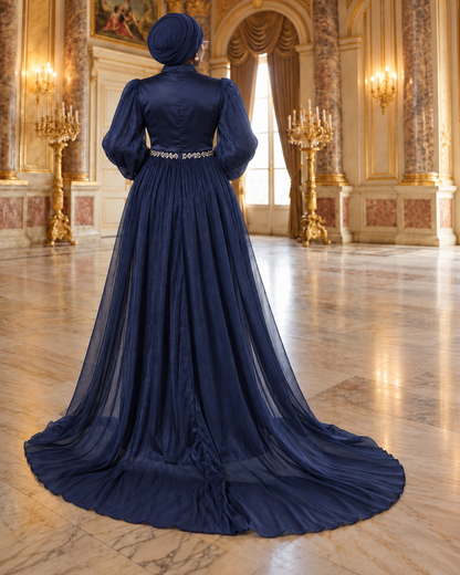 Bilqis — Robe de soirée cape ceinturée, Bleu marine