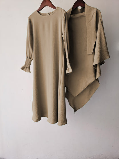 Round Neck Wavy Ruffled Solid Color Dress