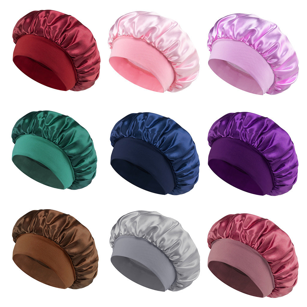 Mimi– Bonnet Satin Large Bord Classique