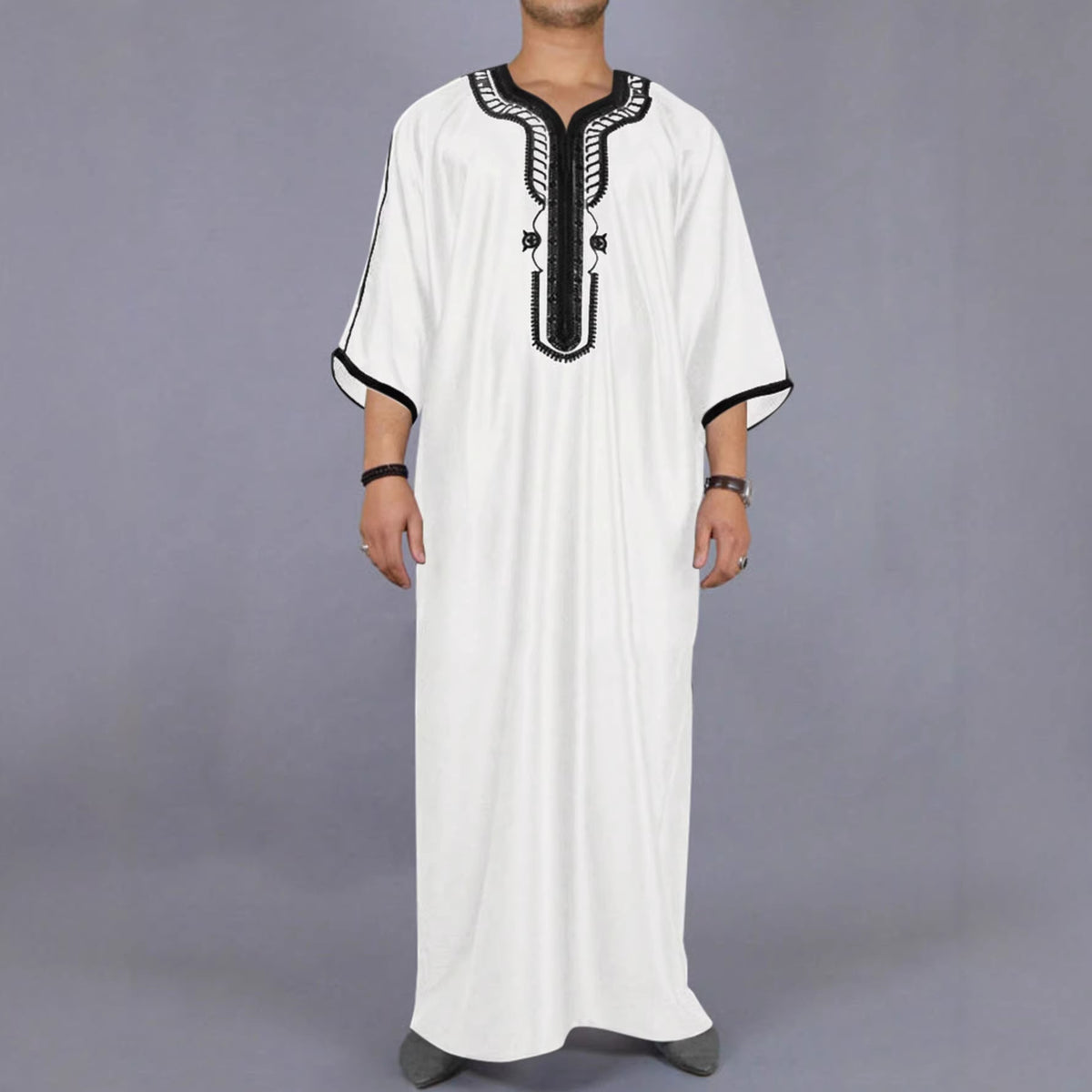 Jellaba Homme Brodée Col V – Coupe Ample