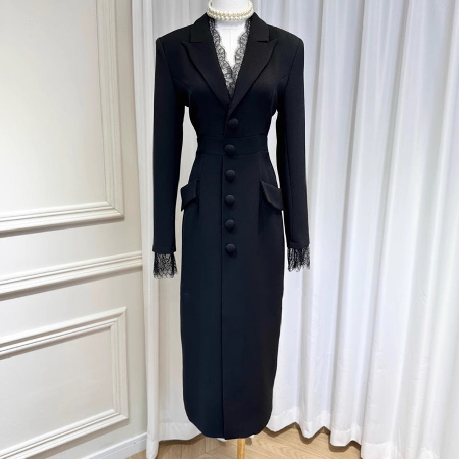 Isatou – Robe Tailleur Britanique en Dentelle Noire ✨🖤