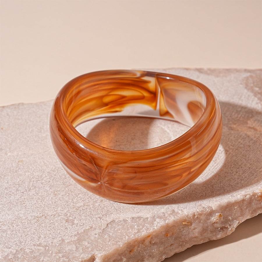 Amber Bracelet Résine Large Bord Irrégulier Tan