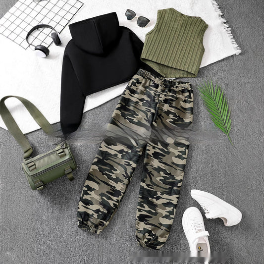 🧥 Crop Hoodie, Débardeur & Pantalon Camouflage (3 Pièces)