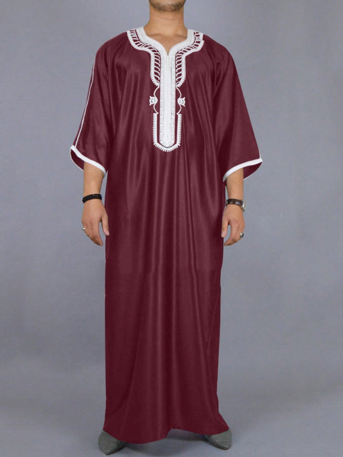 Jellaba Homme Brodée Col V – Coupe Ample