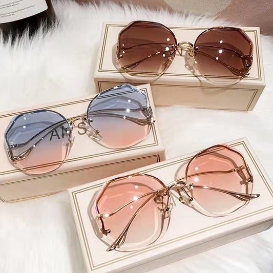 🕶️ NIARA – Lunettes Solaires Futuristes 🌈✨