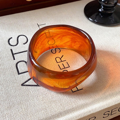 Amber Bracelet Résine Large Bord Irrégulier Tan