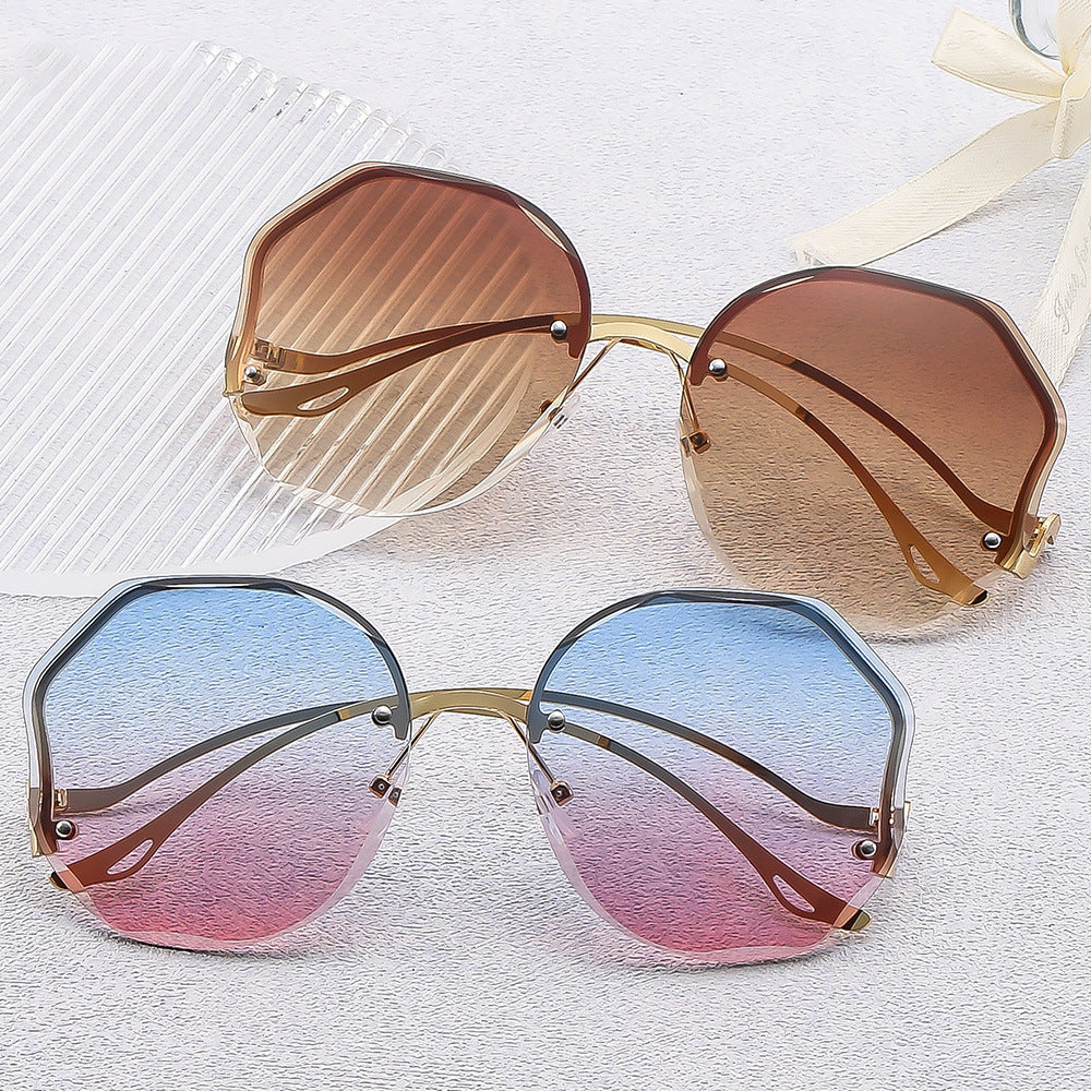 🕶️ NIARA – Lunettes Solaires Futuristes 🌈✨