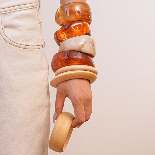 Amber Bracelet Résine Large Bord Irrégulier Tan