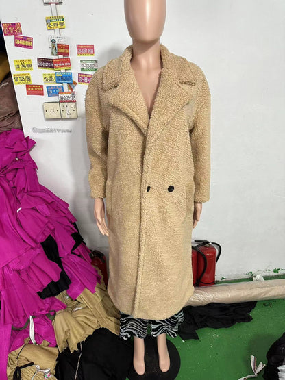 Kadiatou – Manteau en laine d’agneau à poches ❄️🧥