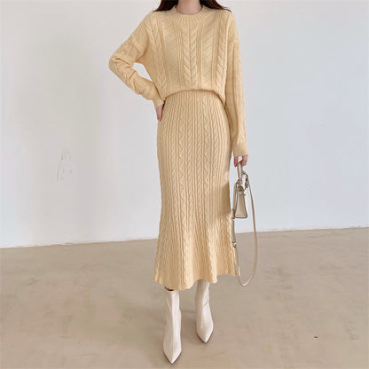 Liréa – Ensemble Pull Twist Slim + Jupe Mi-longue Tricotée