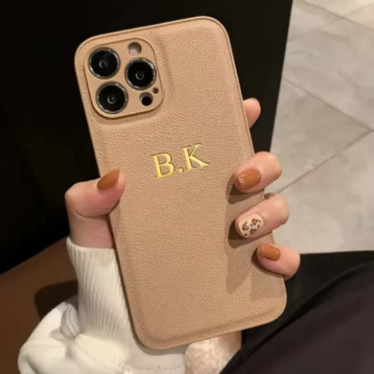Niani – Coque Luxe Personnalisée en Similicuir avec Nom Doré ✨ (iPhone )