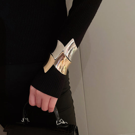 Wide Irregular Versatile Niche And Bold-designed Bracelet