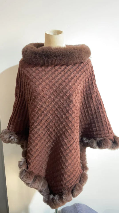 Raniya – Cape Femme Luxe avec Col en Fourrure Rex