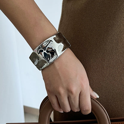 Aria Bracelet Métal Plissé Design Anneau Torsadé